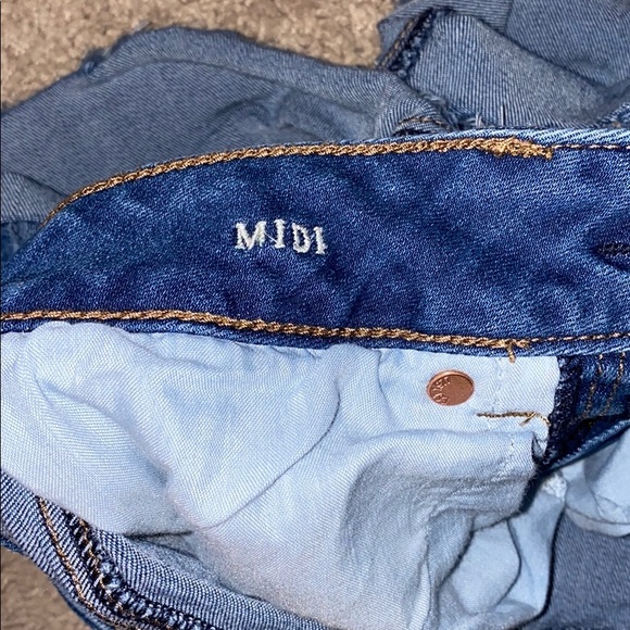 American Eagle Jean Shorts size 2 - Picture 4 of 5